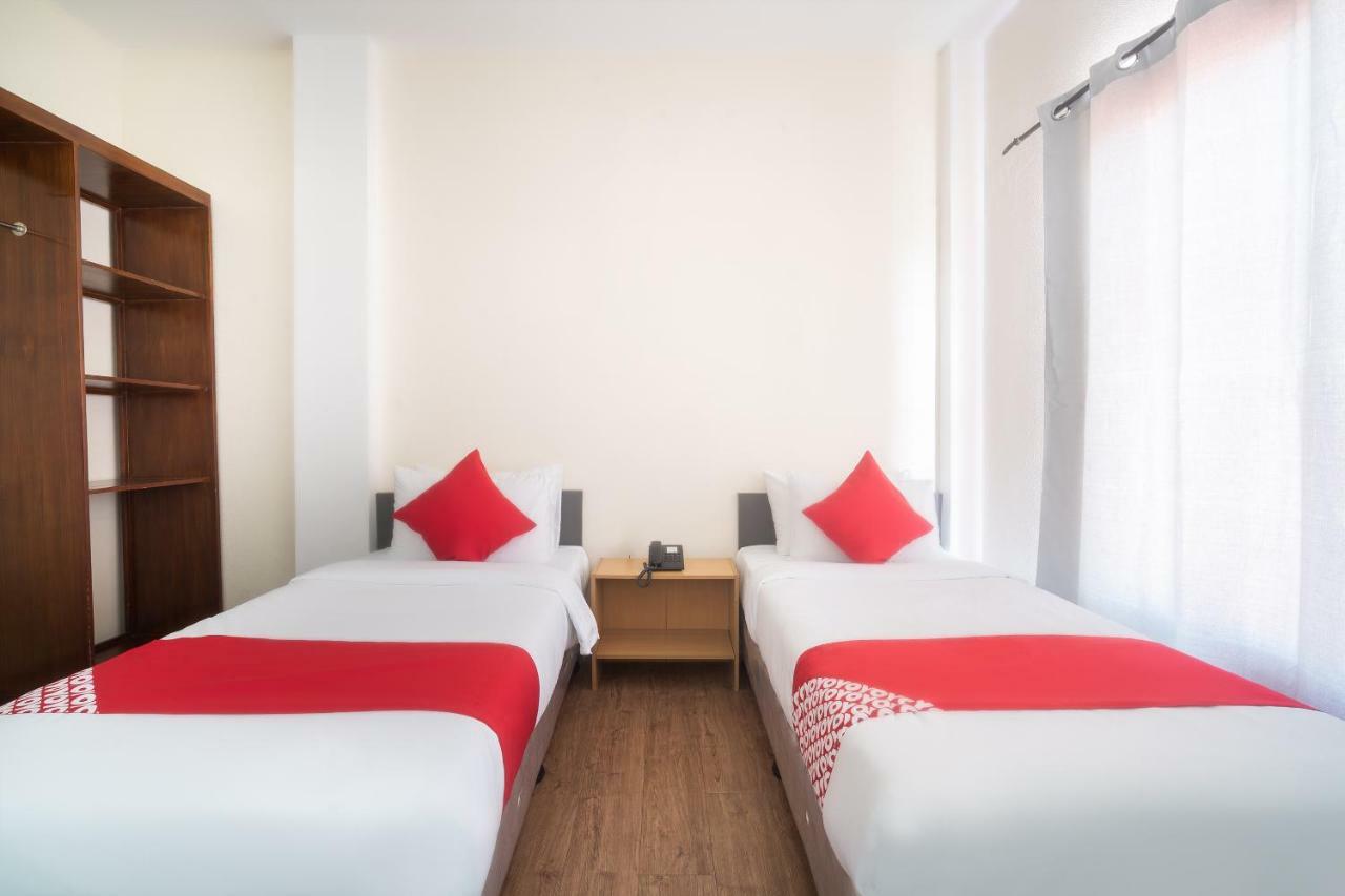 Oyo 162 The West Inn Davao Экстерьер фото
