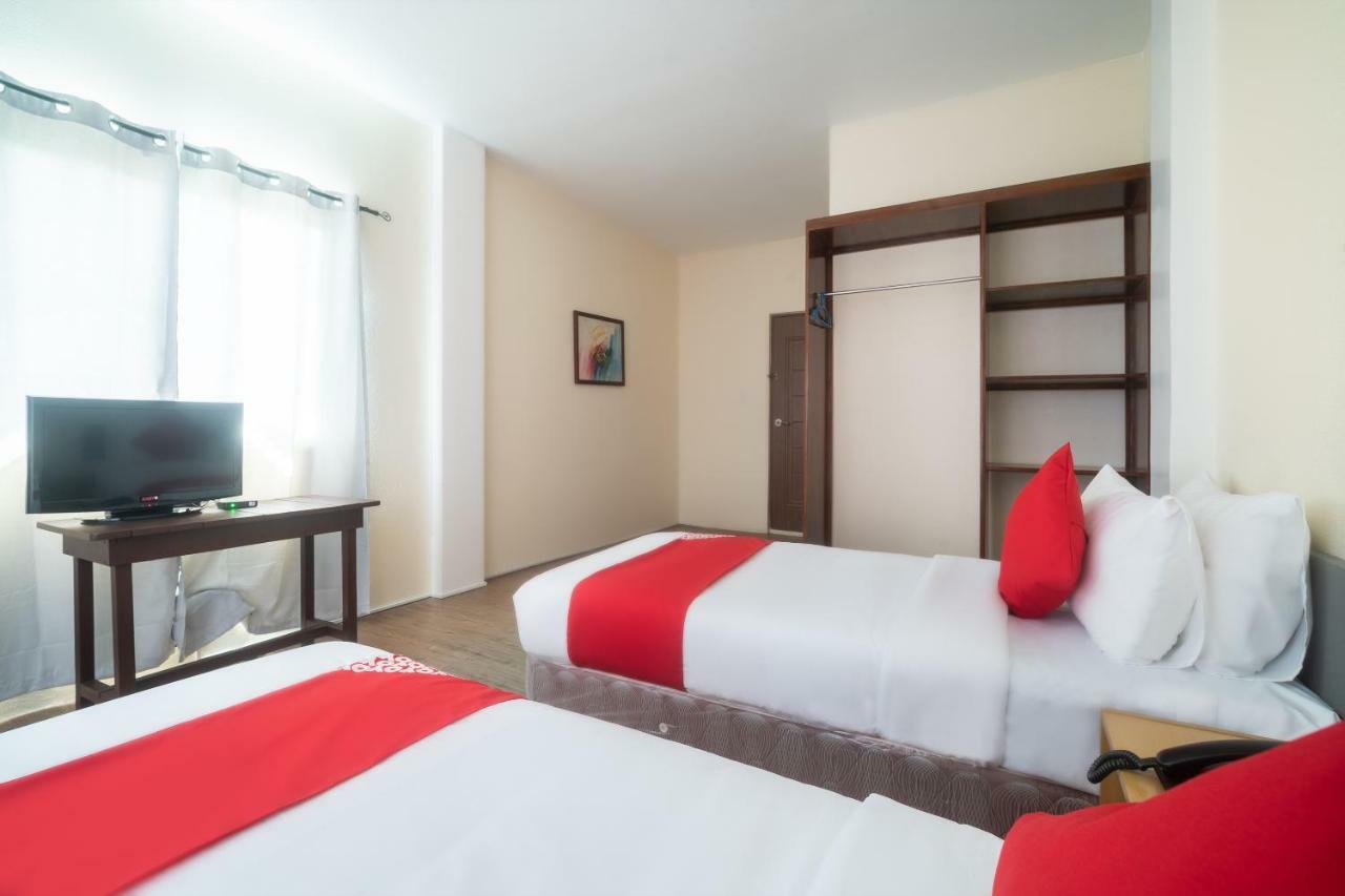 Oyo 162 The West Inn Davao Экстерьер фото