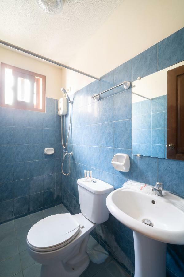 Oyo 162 The West Inn Davao Экстерьер фото